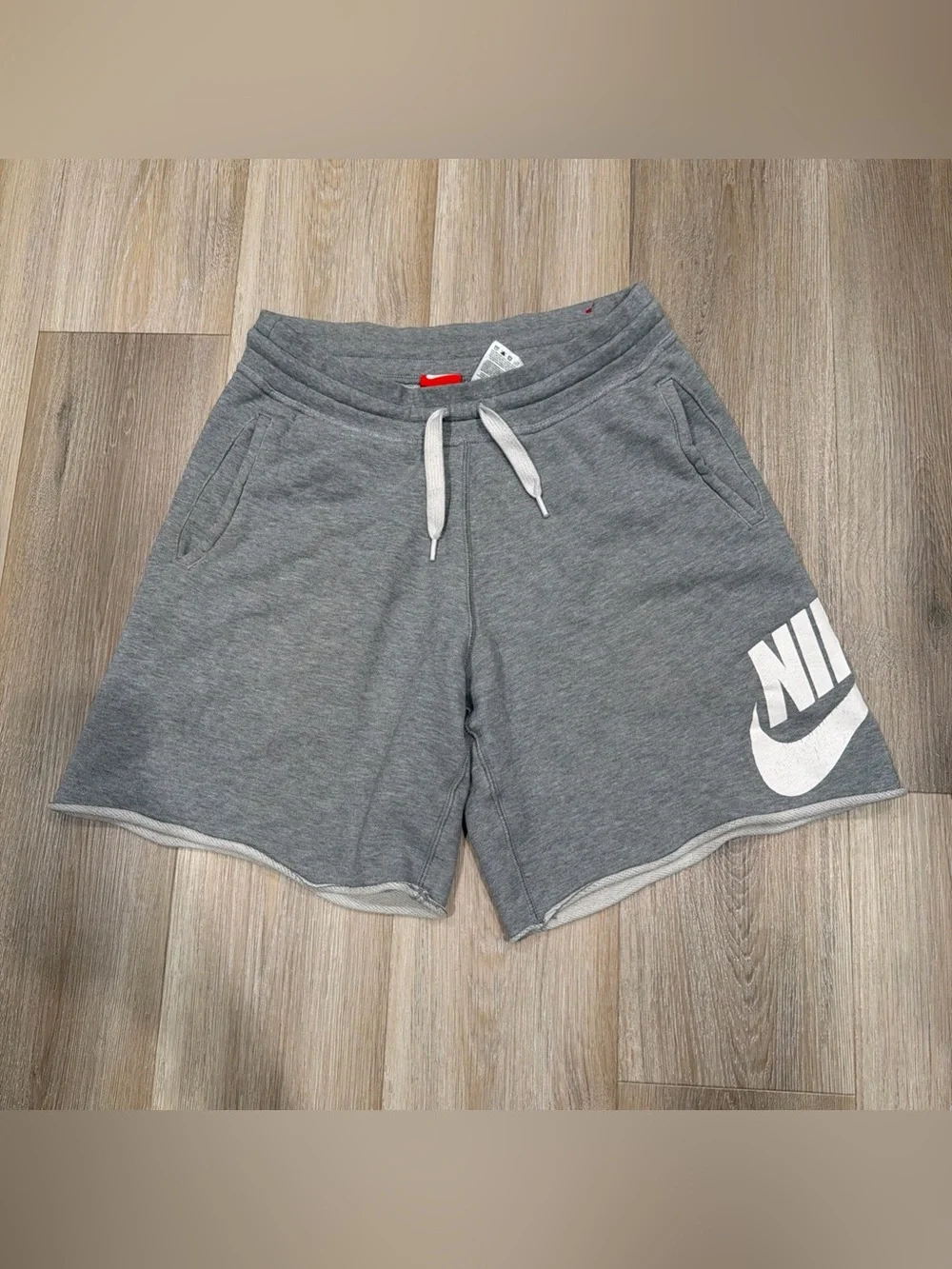 Nike Sweat Shorts Logo Pockets Drawstring Gray Men’s Medium